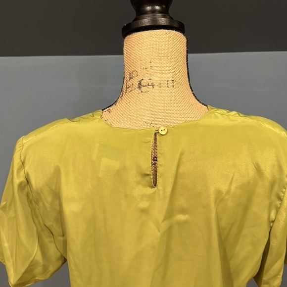 SaraStephen short sleeve blouse size medium women’s - Picture 5 of 6